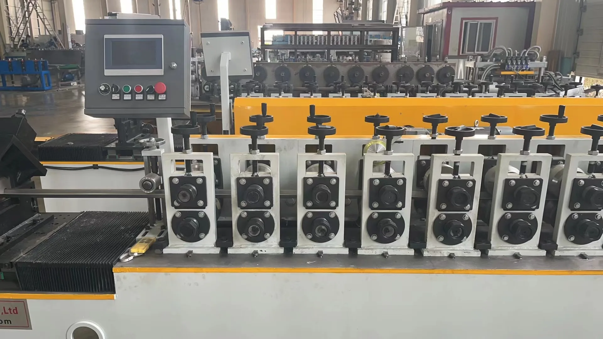 HAIDE New Product Heat Factory Direct Sales Dry Wall Metal Channel Steel C-shaped Stud U-shaped Track Rolling Forming Machine