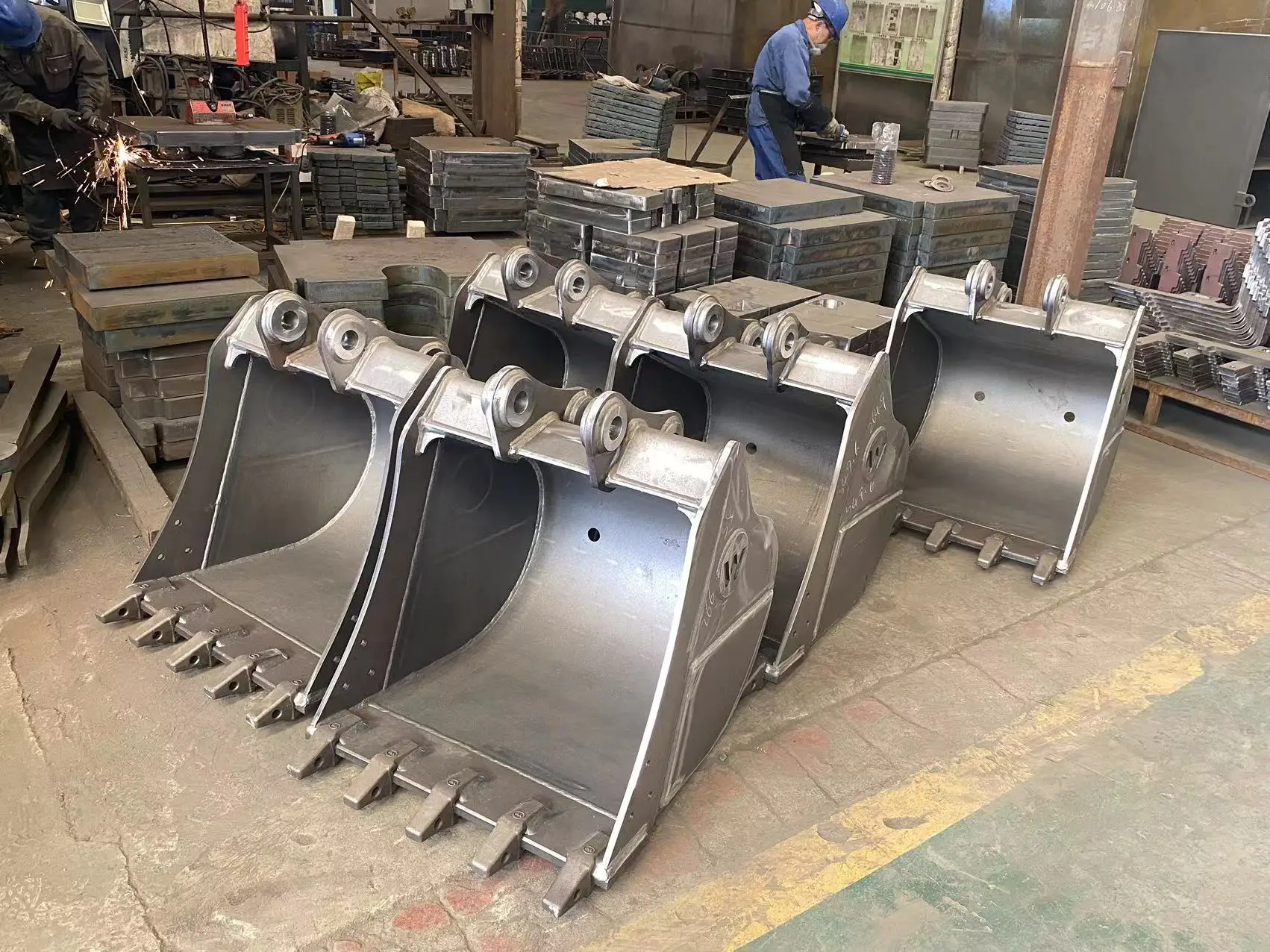 YHCM Wholesale CE Construction Accessories Mini 1.2Ton 1 Ton 1.6Ton Digger Teeth Excavator Bucket