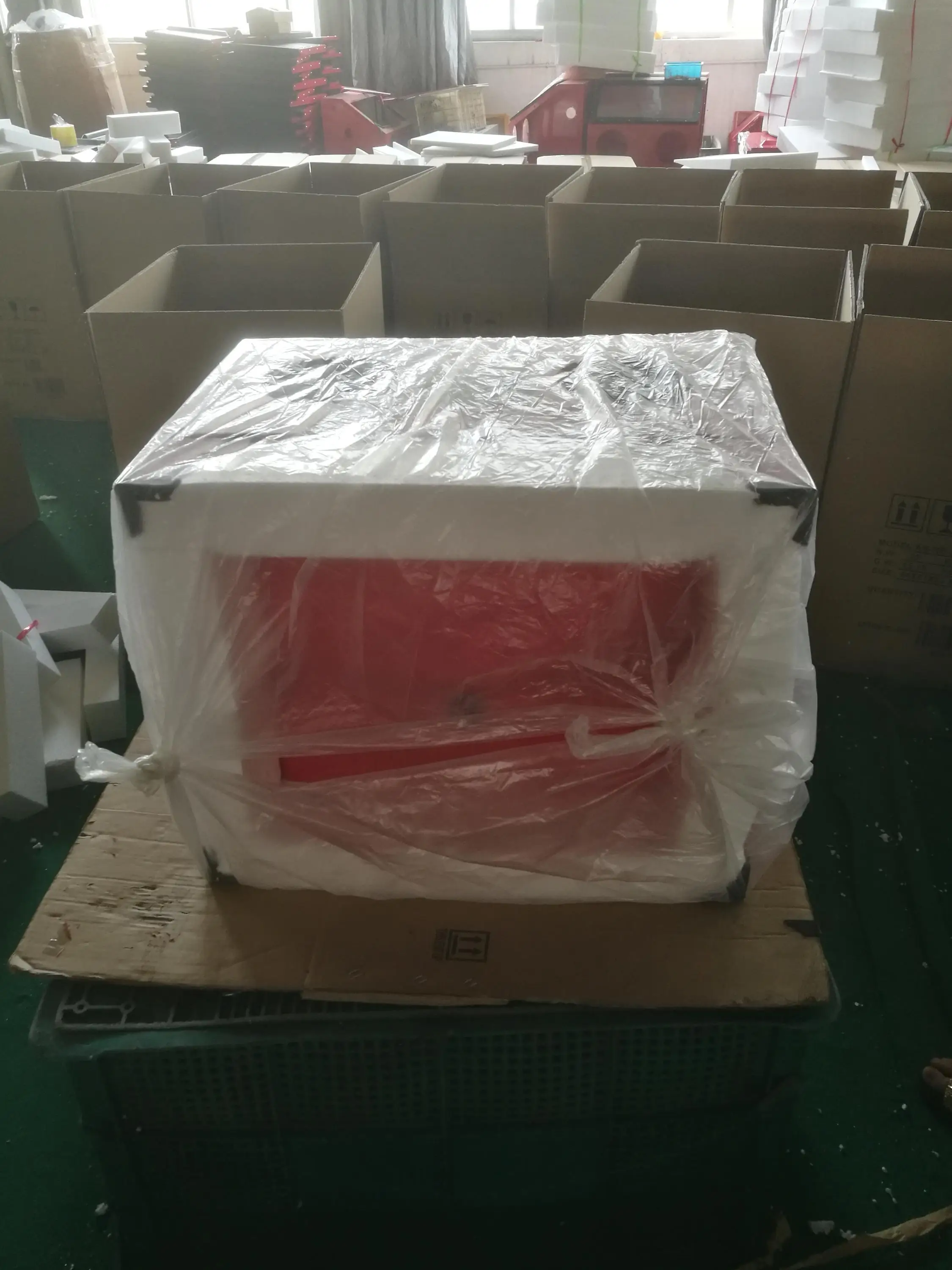 SBC90 Excellent Design blasting cleaning machinehigh quality electric Sand Blasting Chamber