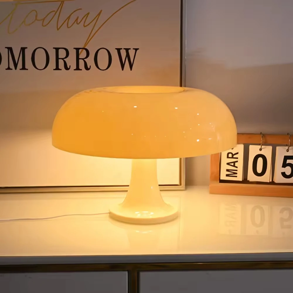Mushroom Table Lamp Bedroom Nordic Home Decor Luxury Wholesale Night Light Bar Study Office Home Book Coffee Desk Lights