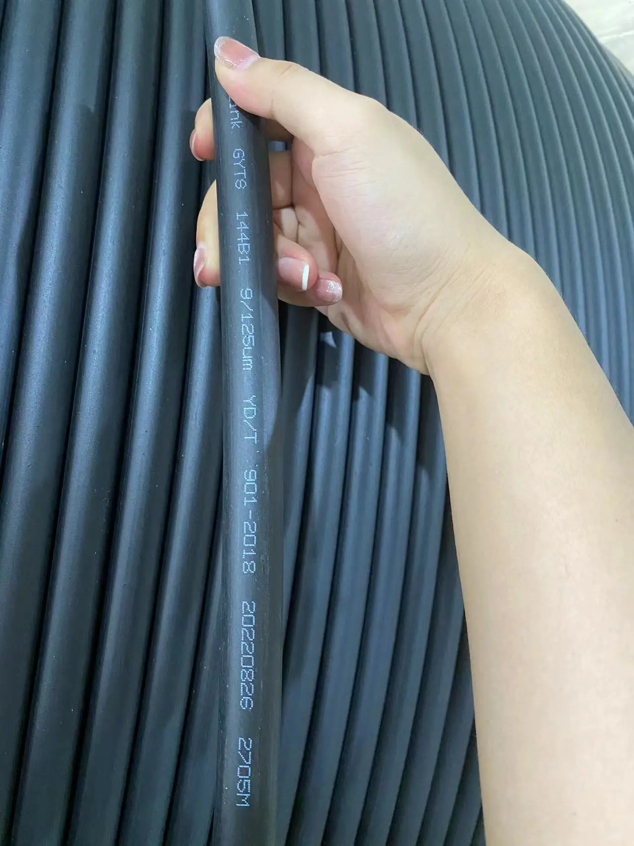 Fiber Optic Cable 24F Armoured Steel tape Overhead /underground GYTS-24 core fiber optic cable 4KM/Roll