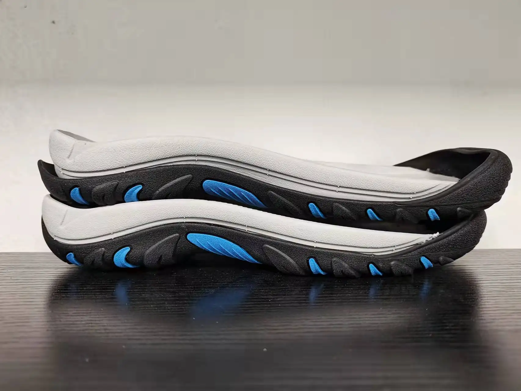 Прозрачная резиновая подошва для занятий спортом 2023 обуви женские тапочки