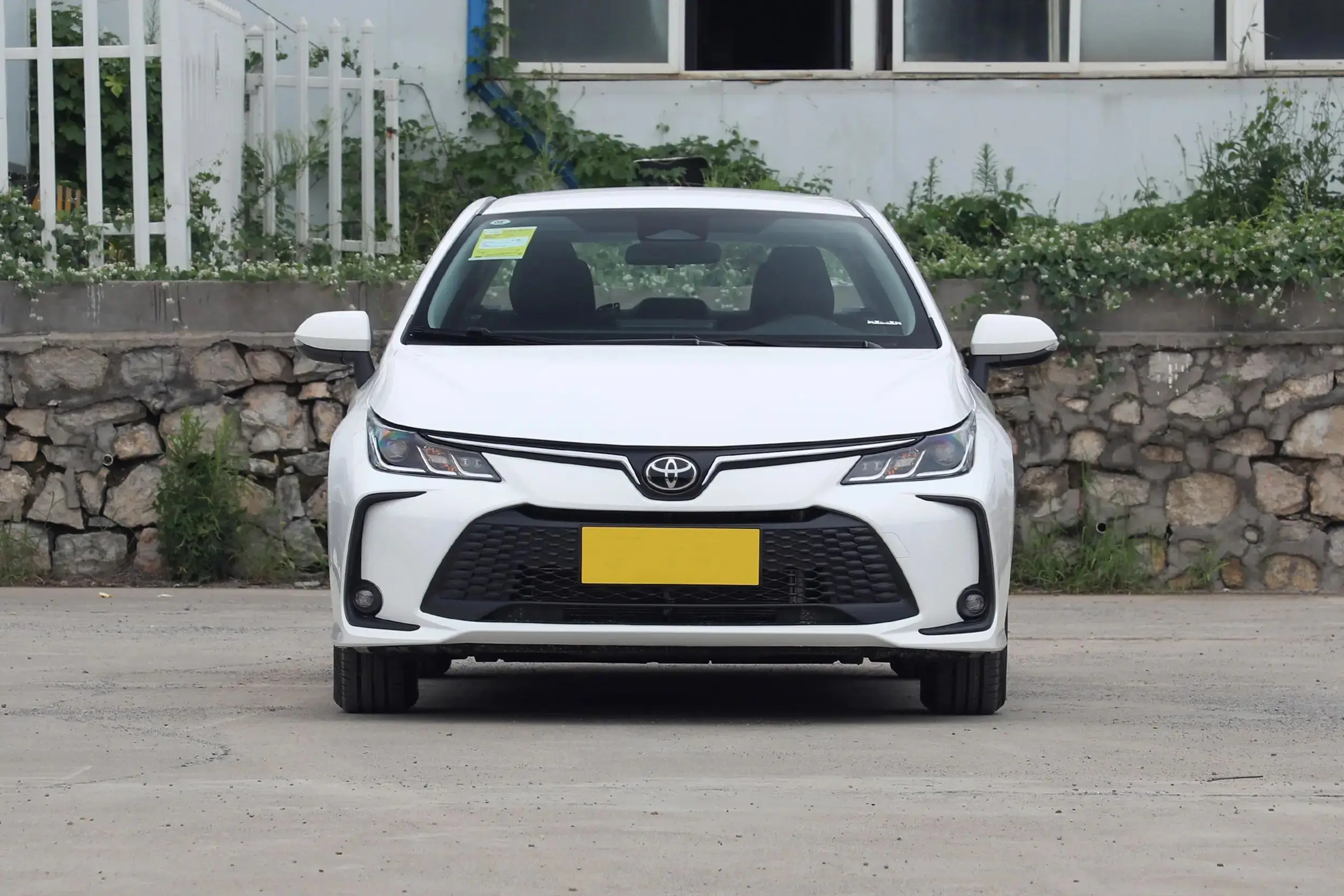 Предоплата 2024 TOYOTA COROLLA 1 8 л E-CVT бензиновый гибридный автомобиль левое рулевое управление corolla низкая цена хорошая производительность