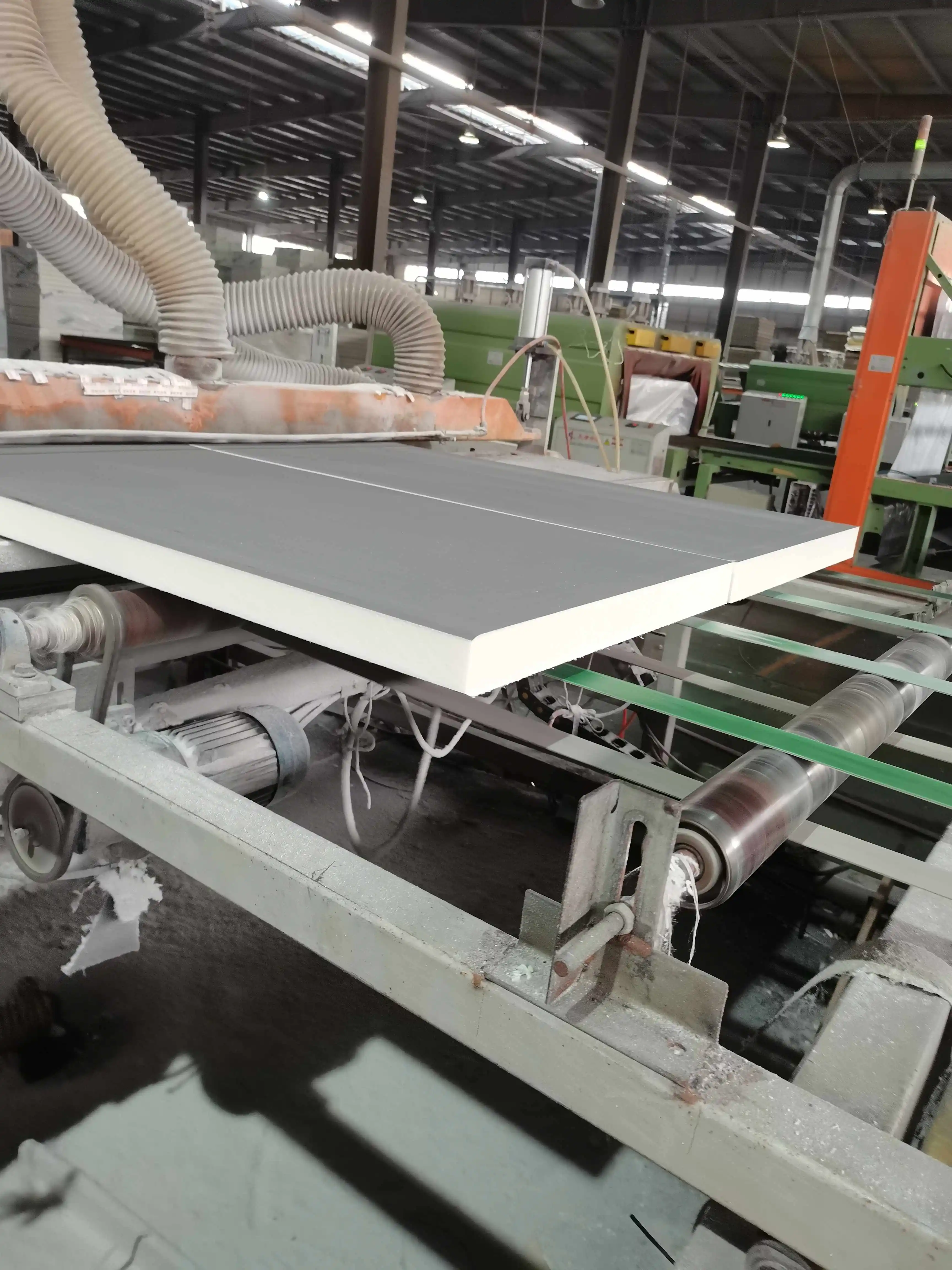 Factory Price Cell PIR Rigid Heat Insulation Board Roof Polyisocyanurate Insulation Board for Wall Insulation