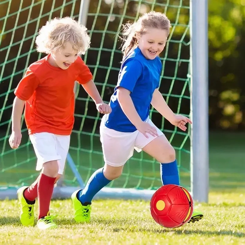 Toyhome Hot Selling High Quality Ufo Magic Funny Flying Saucer Ball Led Magic Luminous With Light Magic Flying Ball For Kids