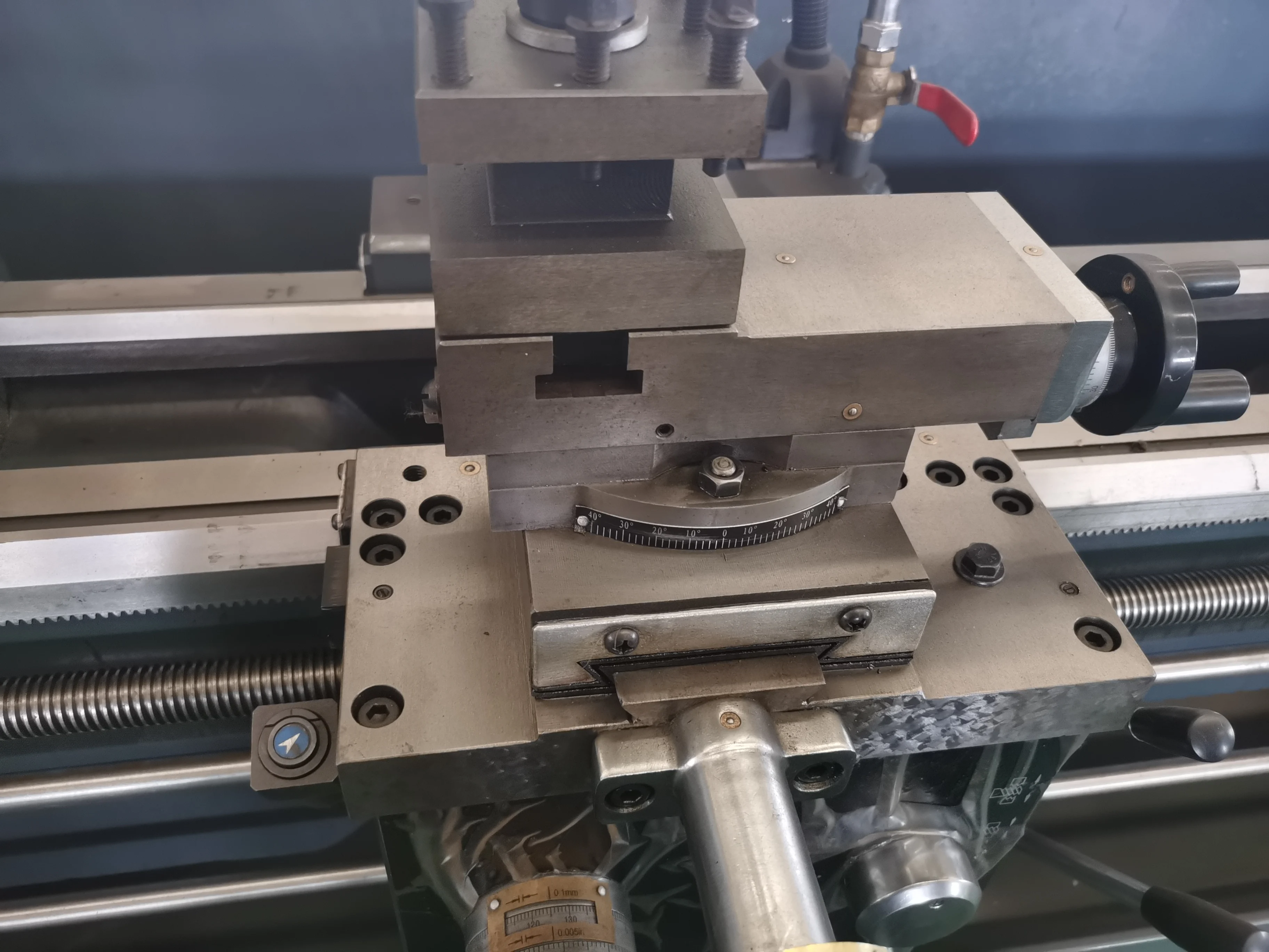 small universal lathe  small manual  lathe machine price from China manufacturer