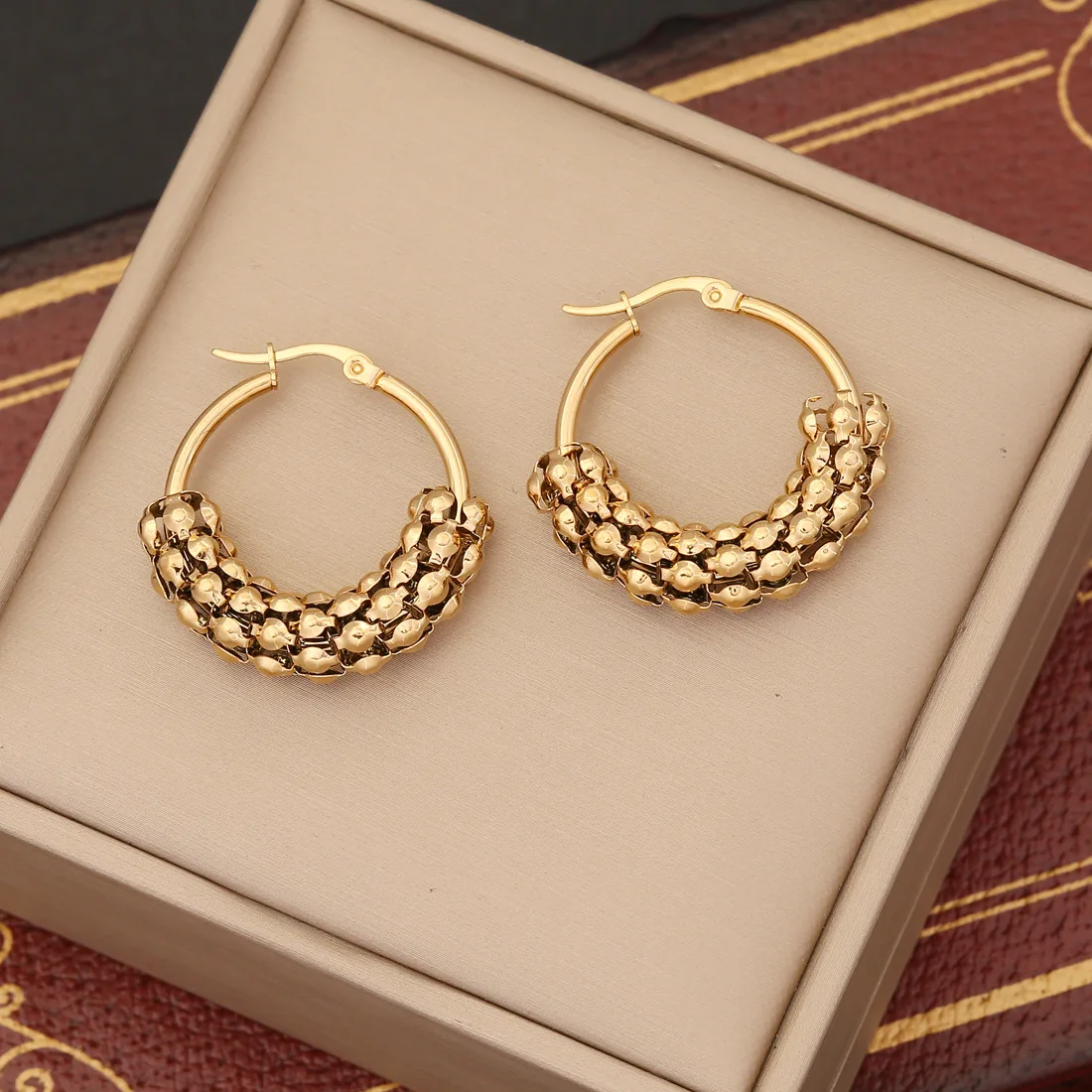 Women Huggie Earrings Unique Designs Gold Plating Stainless Steel Large Hoop Earrings for Female Round Circle Earring Jewelry
