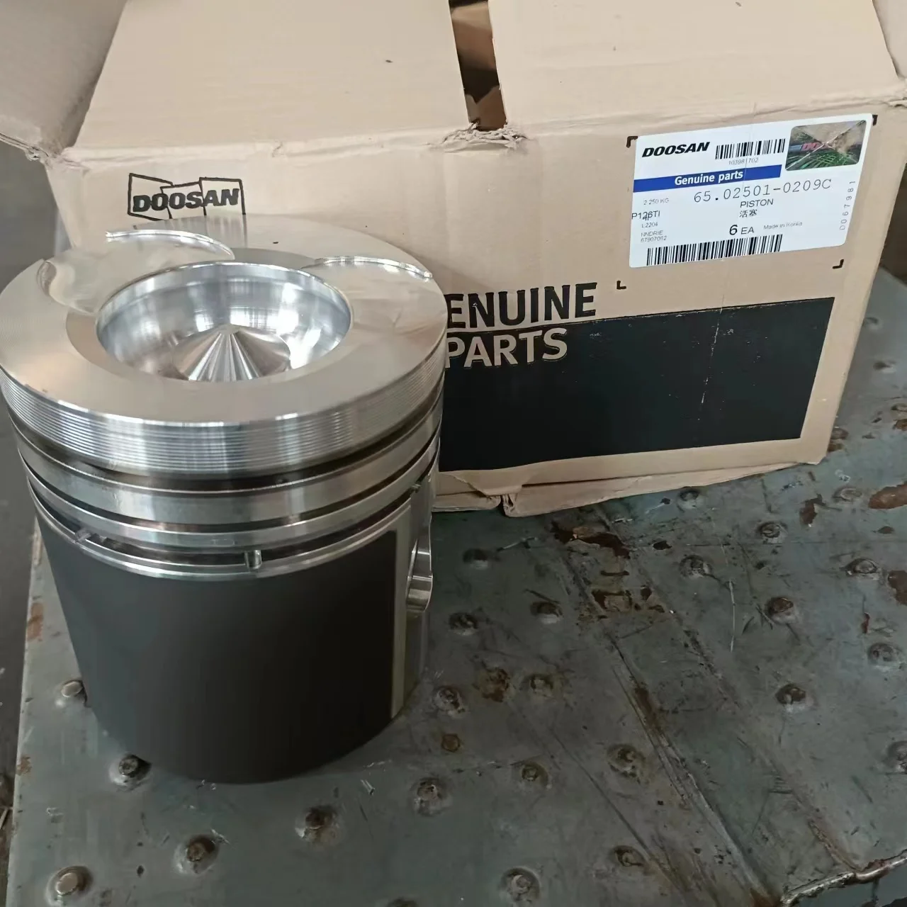 Doosan Excavator Piston Original  Parts Piston 65.02501-0209C 100% Genuin e