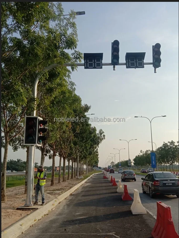 12inch 8 Inch  high quality high flux traffic signal red yellow green on sale
