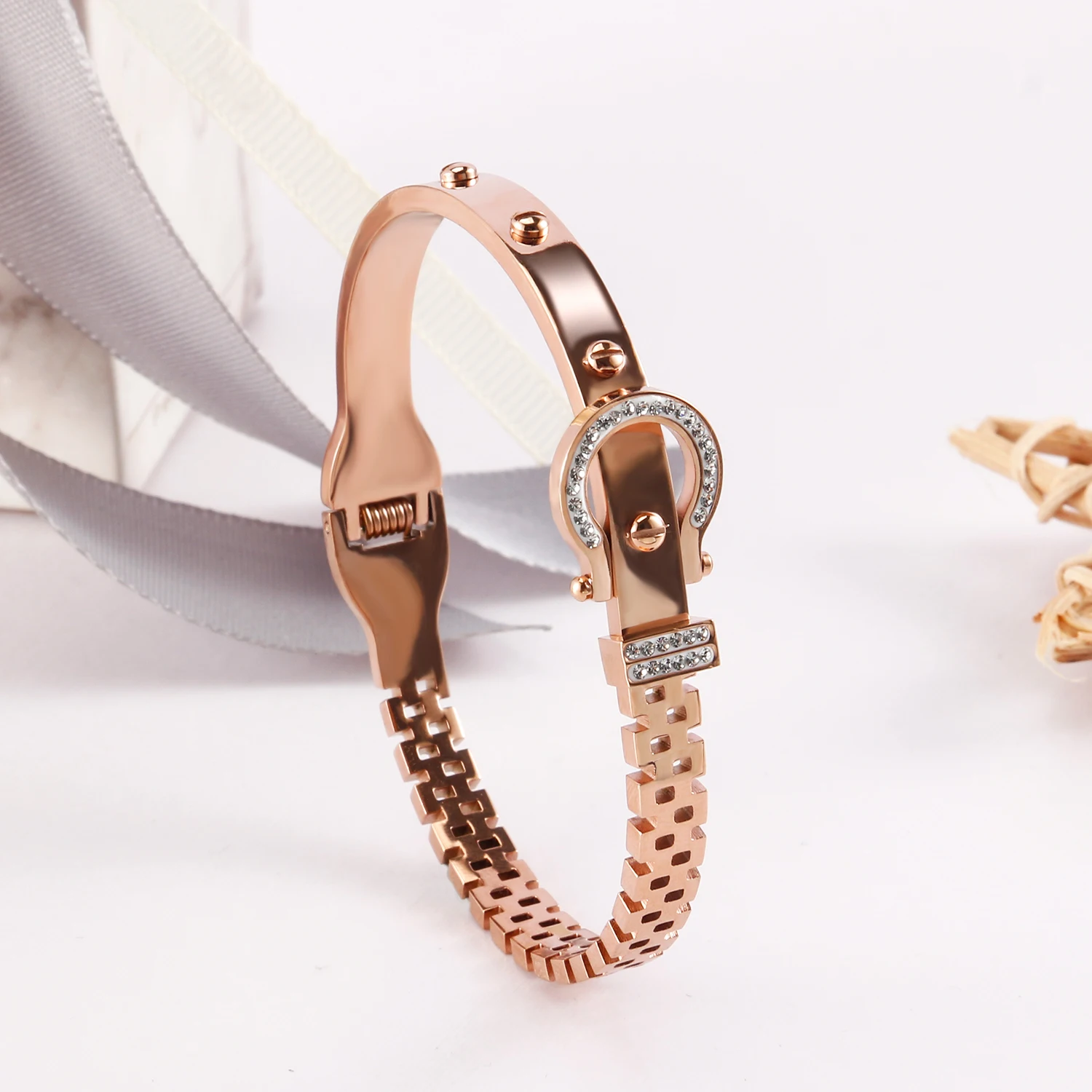 Other fashion bangles jewelry women waterproof bangles manufacture