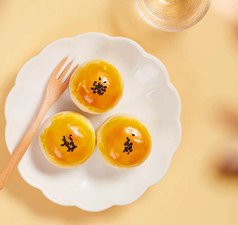 Hot Sell 240G/box Cripy with red bean paste