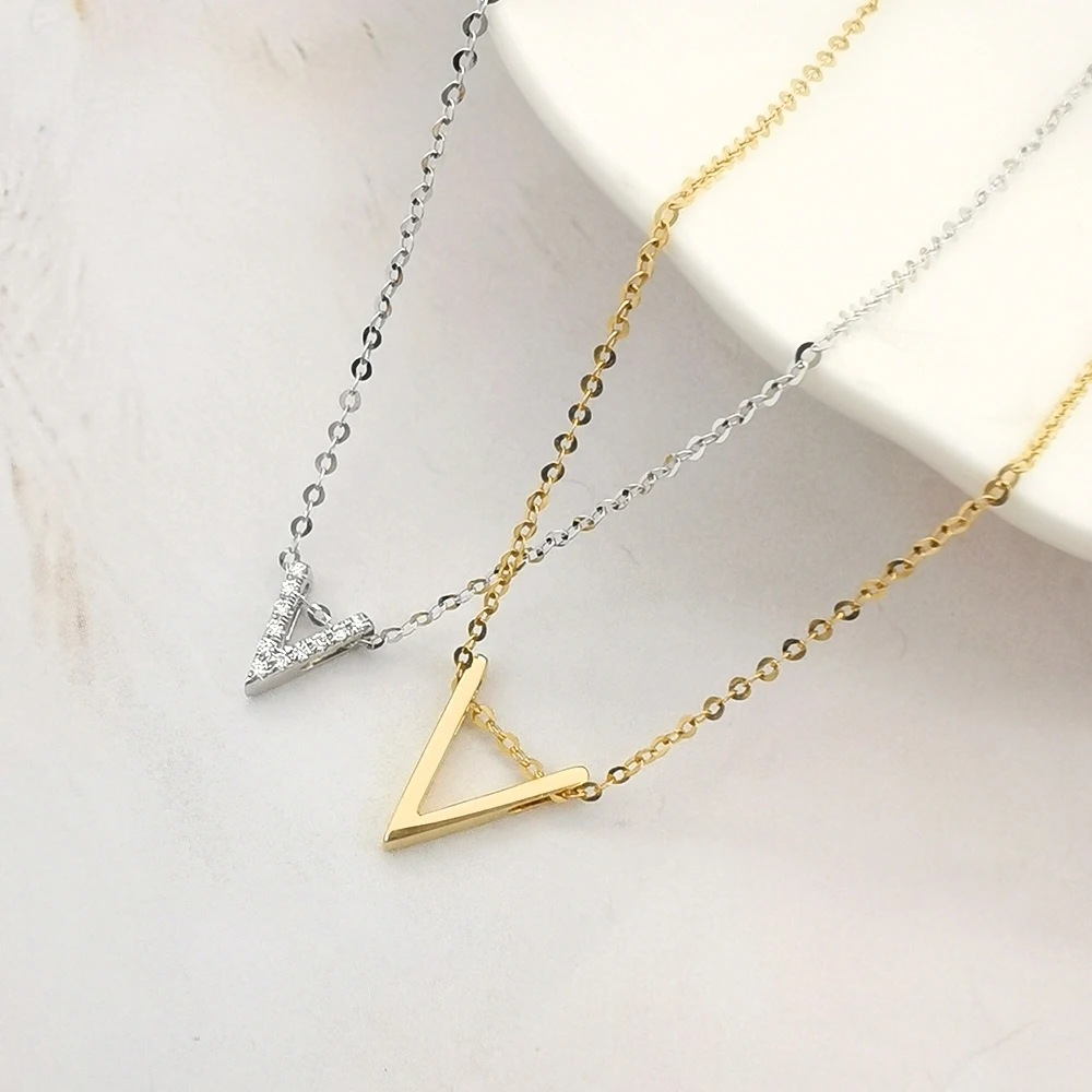 1000s Dropshipping Shiny 18K Gold Simply Stylish Jewelry Letter Design V Shaped Rose Gold Pendant Necklace