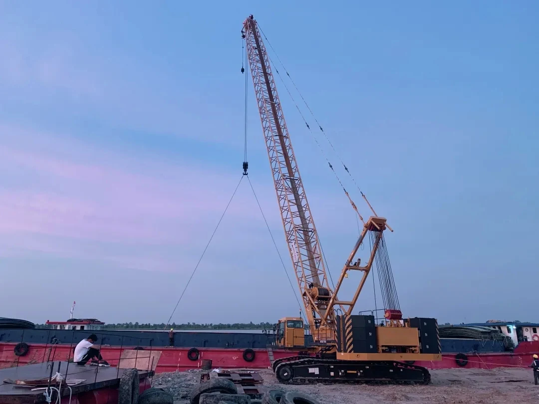 Hot Selling Construction Machinery 400 Ton Crawler Crane XGC400