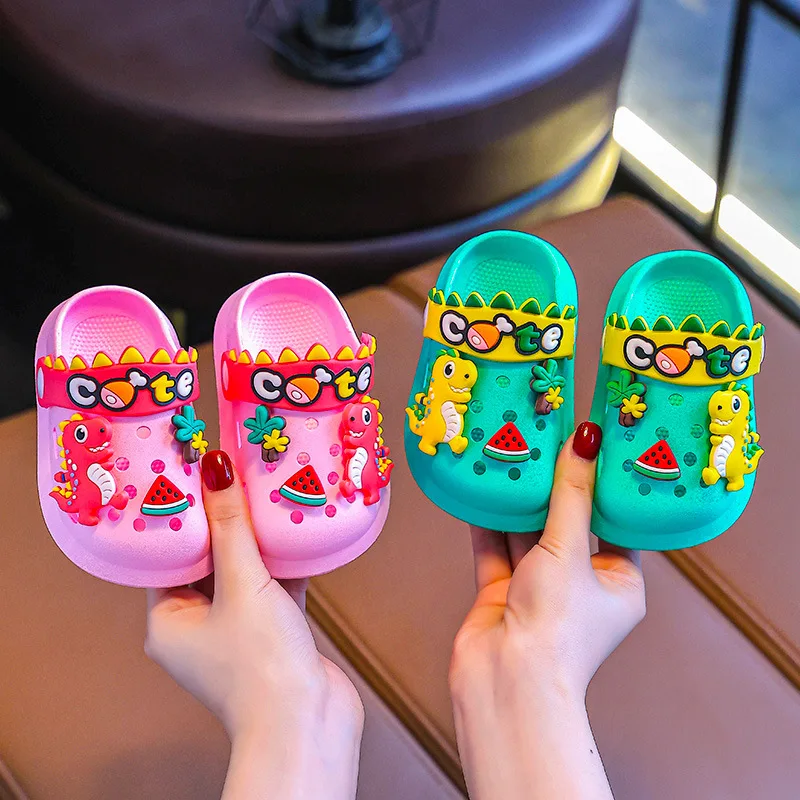 Factory direct sale new style funny kids shoes Kids PVC Beach Clogs Sandals Shoes Bathroom Home Slippers
