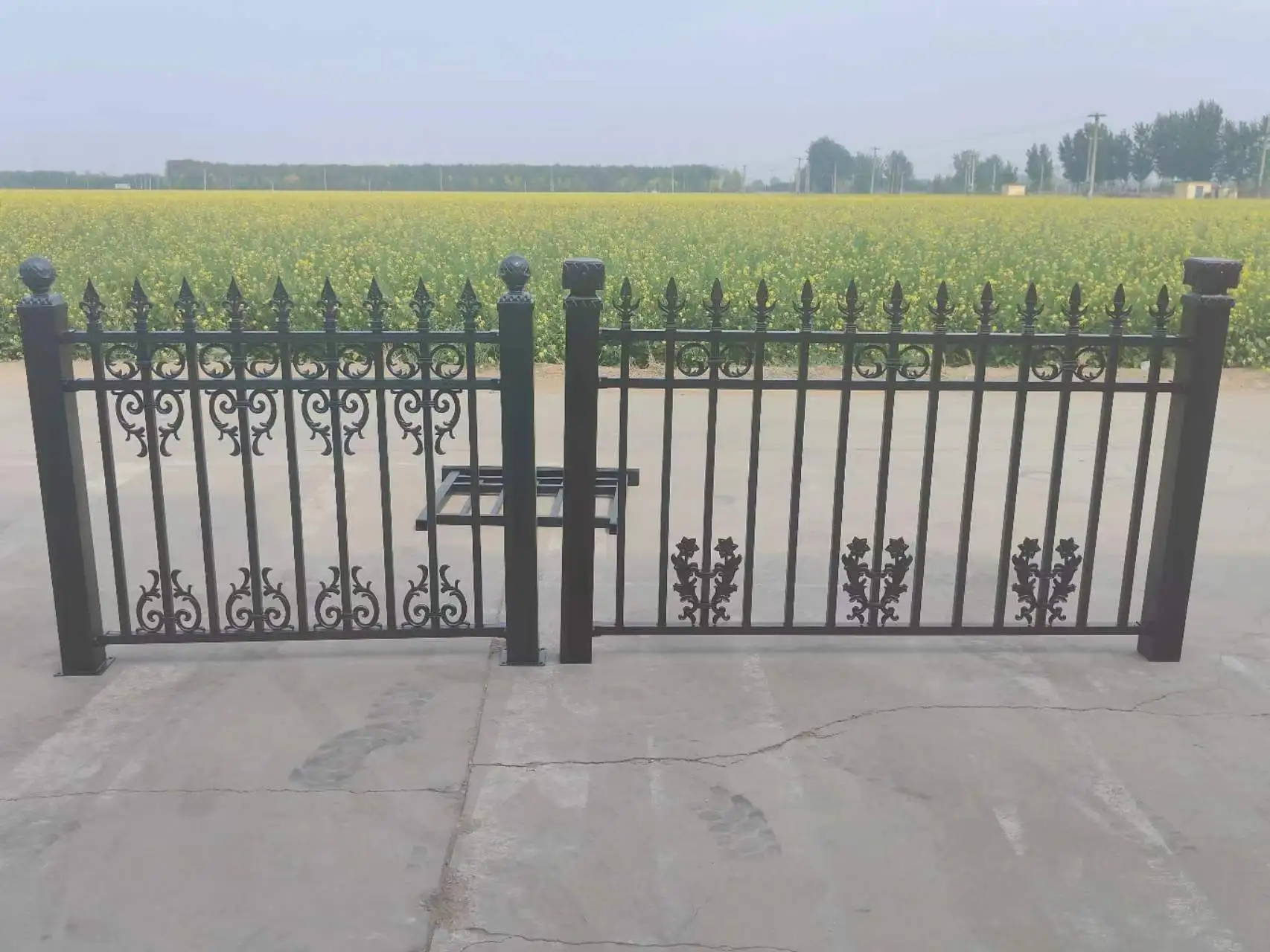 Galvanized steel fence wrought iron steel fence bent top fence