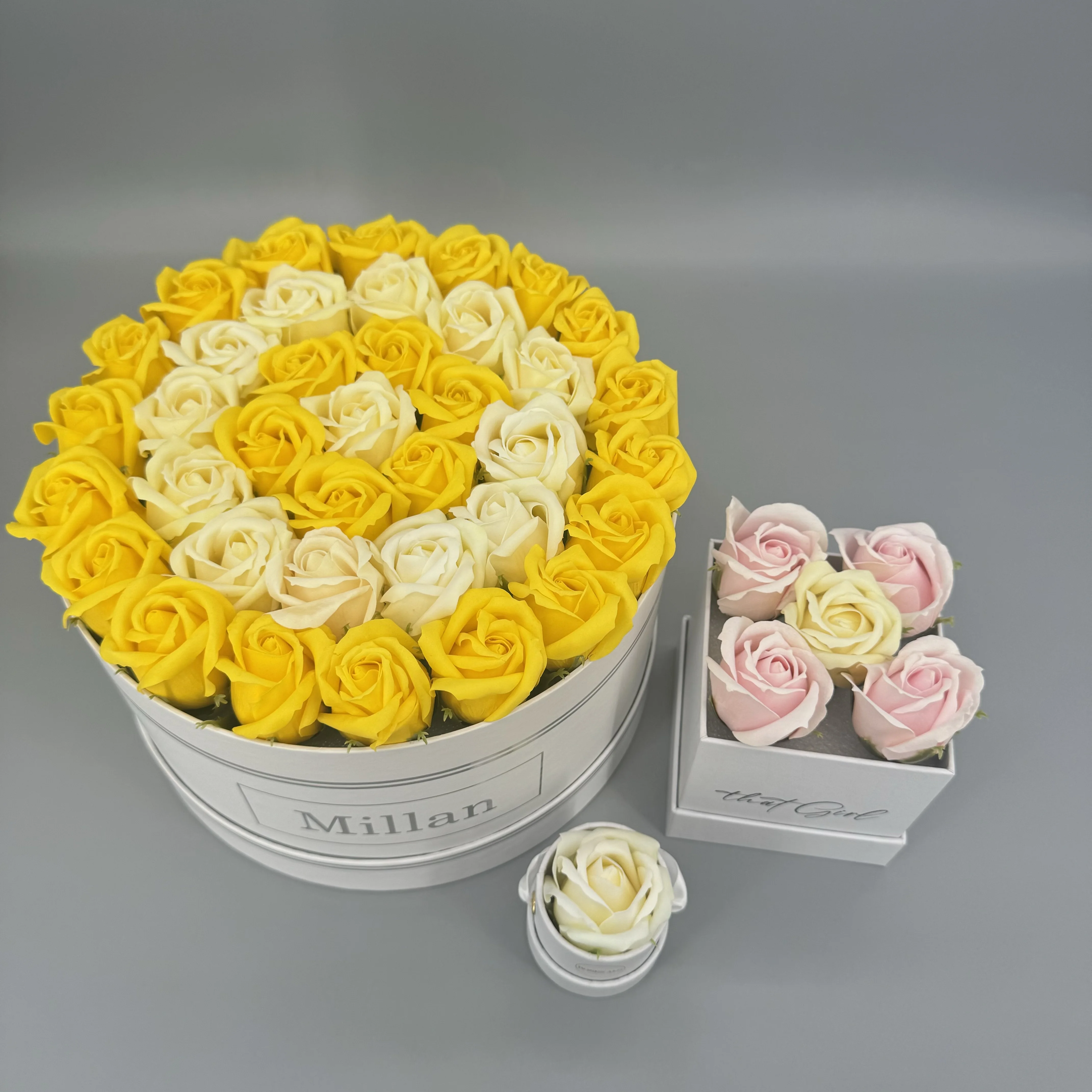 Professional Modern Luxury Flower Gift Box Custom Made from Velvet Paper Romantically Colorful for Industry Cardboard Packaging