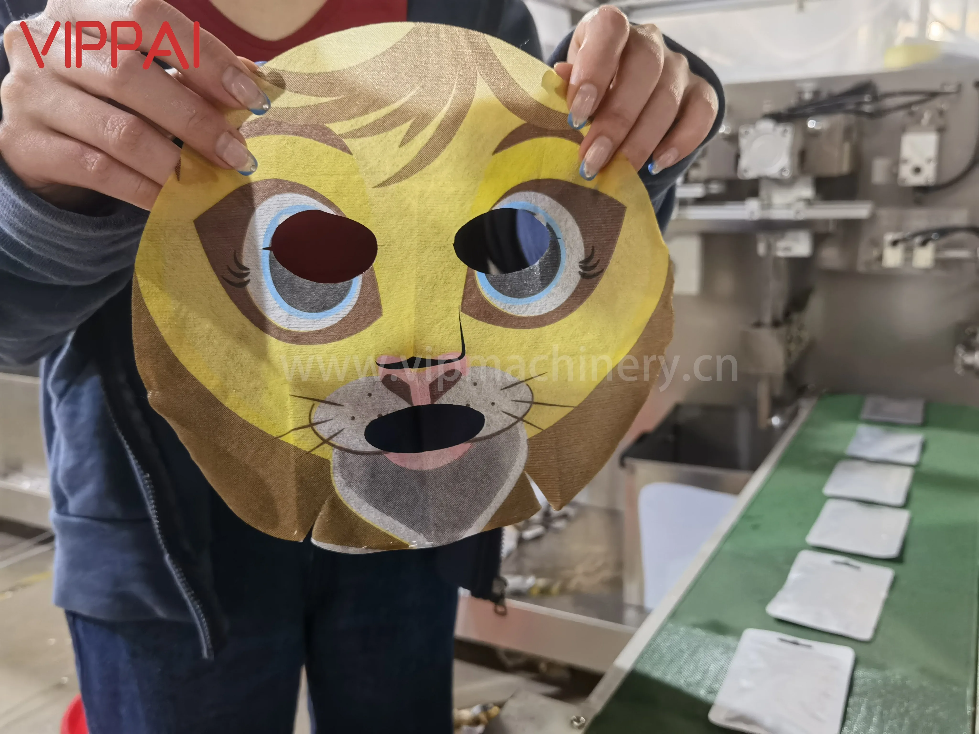 VIPPAI Turkey Popular Full Auto Beauty Cosmetics Face Beauty Fabric Facial Mask Sheet Making Packing Machine(Bag Making)