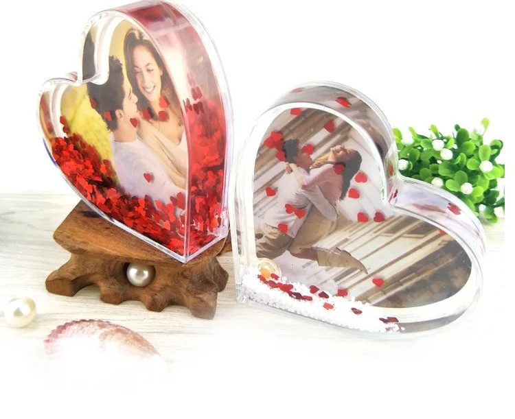 Red Acrylic Cheap Wedding Souvenir Heart Shape Romantic Snow Globe Water Ball