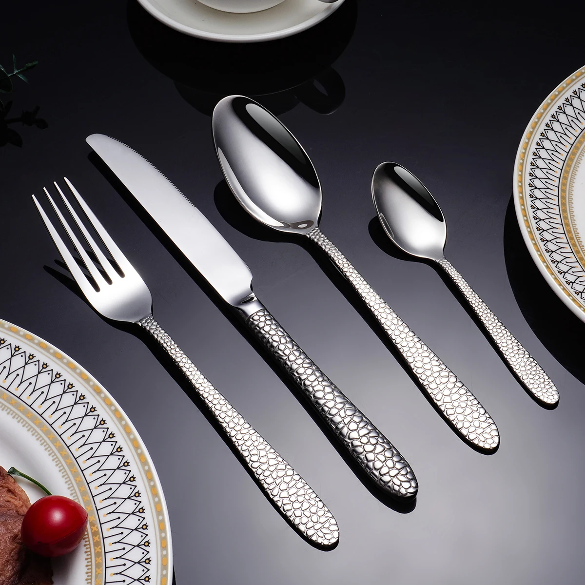 Wholesale Restaurant Hotel Kitchen Hammered Silver Flatware Reusable Knife Spoon Fork Stainless Steel Cutlery Set
