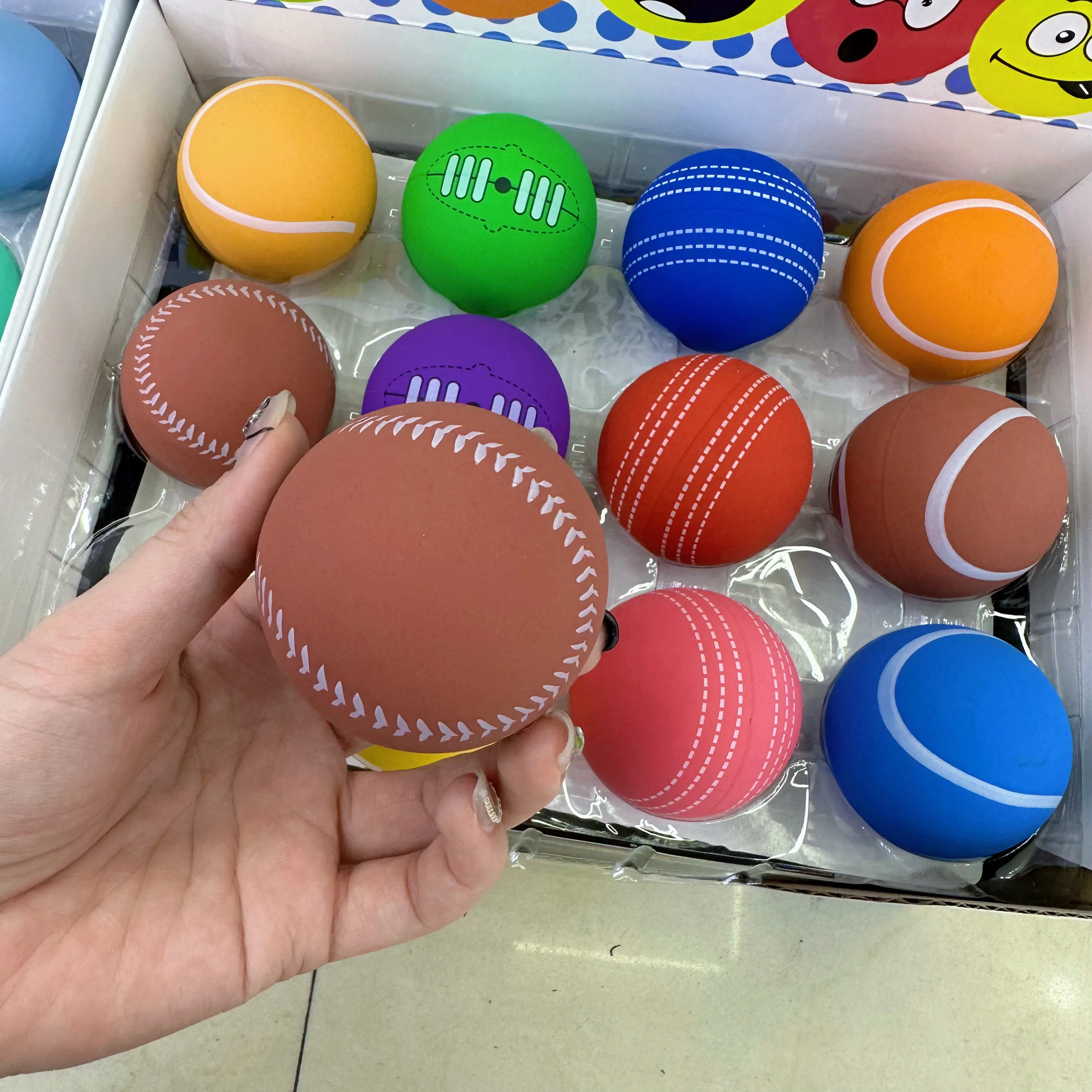 2023 Hot Aale Hollow Rubber Bounce Balls 60 mm Bounce Squash Ball, Mini Basketball, Football, Beach Ball Of Customs Promotional