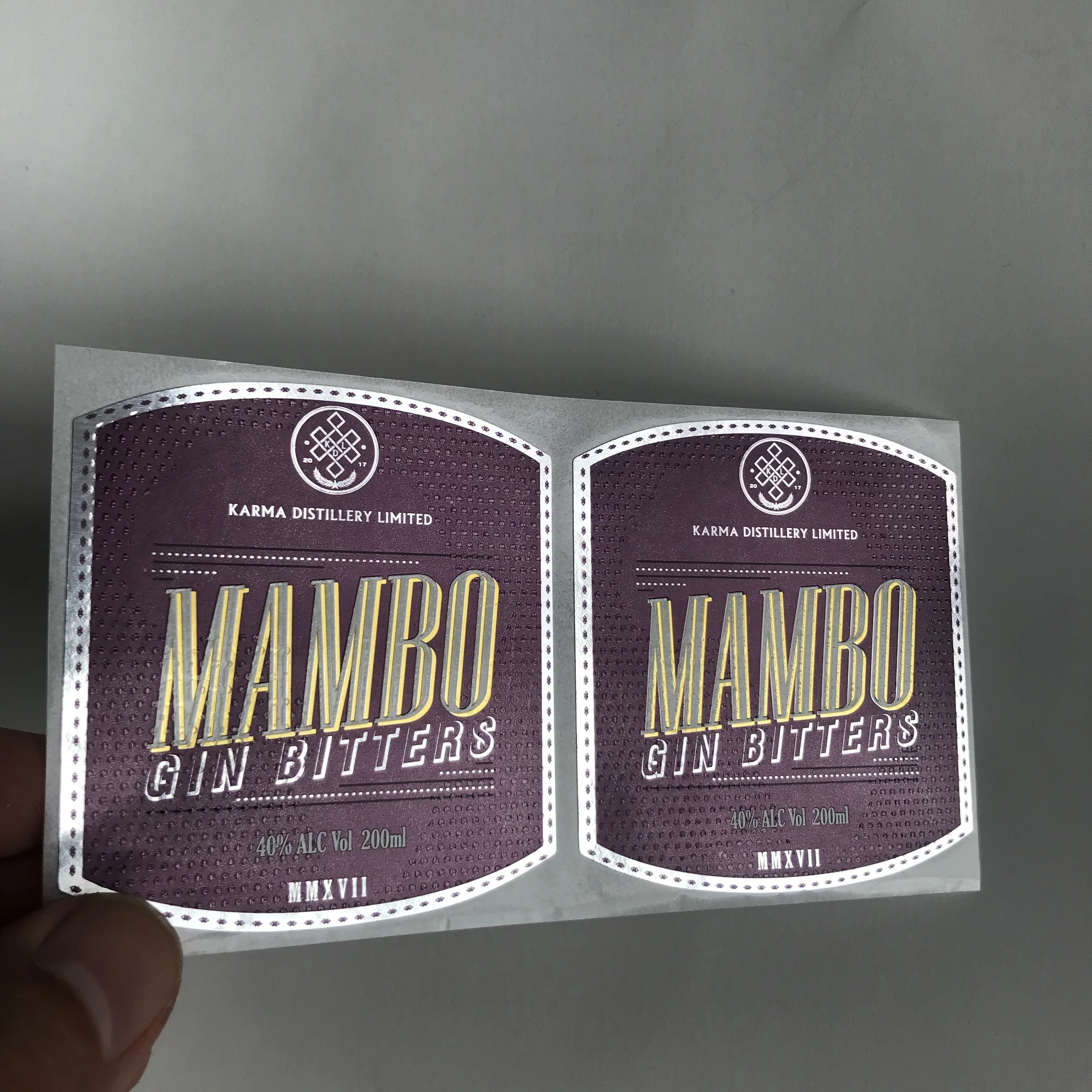 custom logo sticker waterproof sticker logo adhesive roll labels stickers for packaging