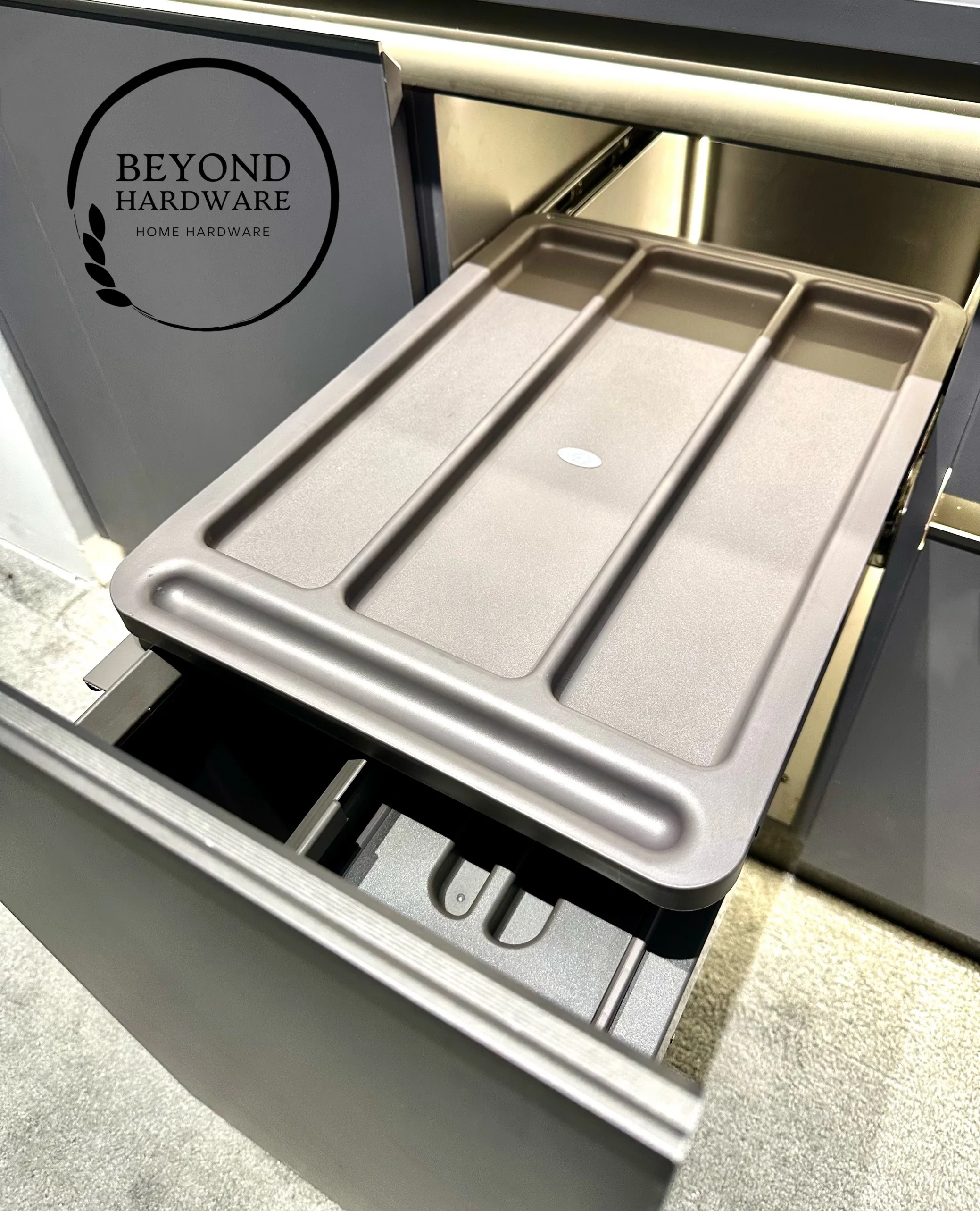 Beyond New Design 18+5+6L Dustbin Soft Closing Kitchen Cabinet Classification Organizer with Built-in Sliding Waste Bin