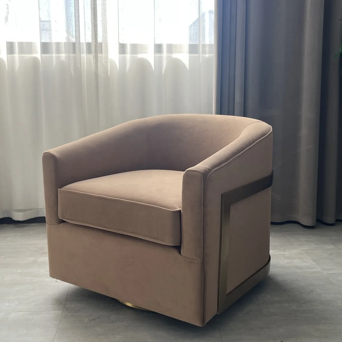 Ferly Hot Sale Reginald Leather Swivel Chair - Oak Base Living Room Furniture Single Seat Sofa Chair