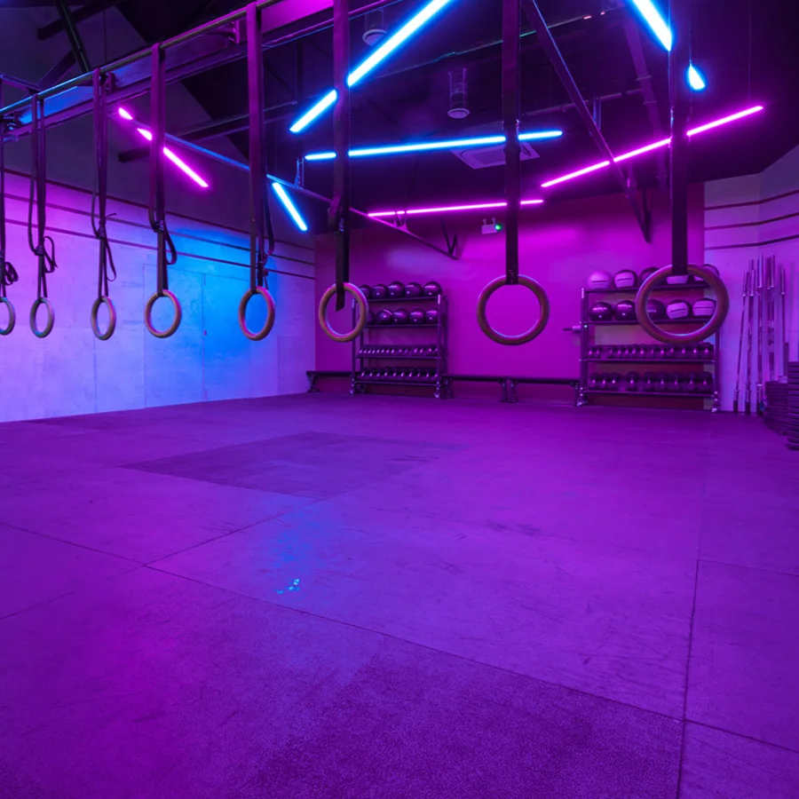 RGB белый выполненный на заказ Светодиодный линейный свет с алюминиевым профилем для освещения спортзала