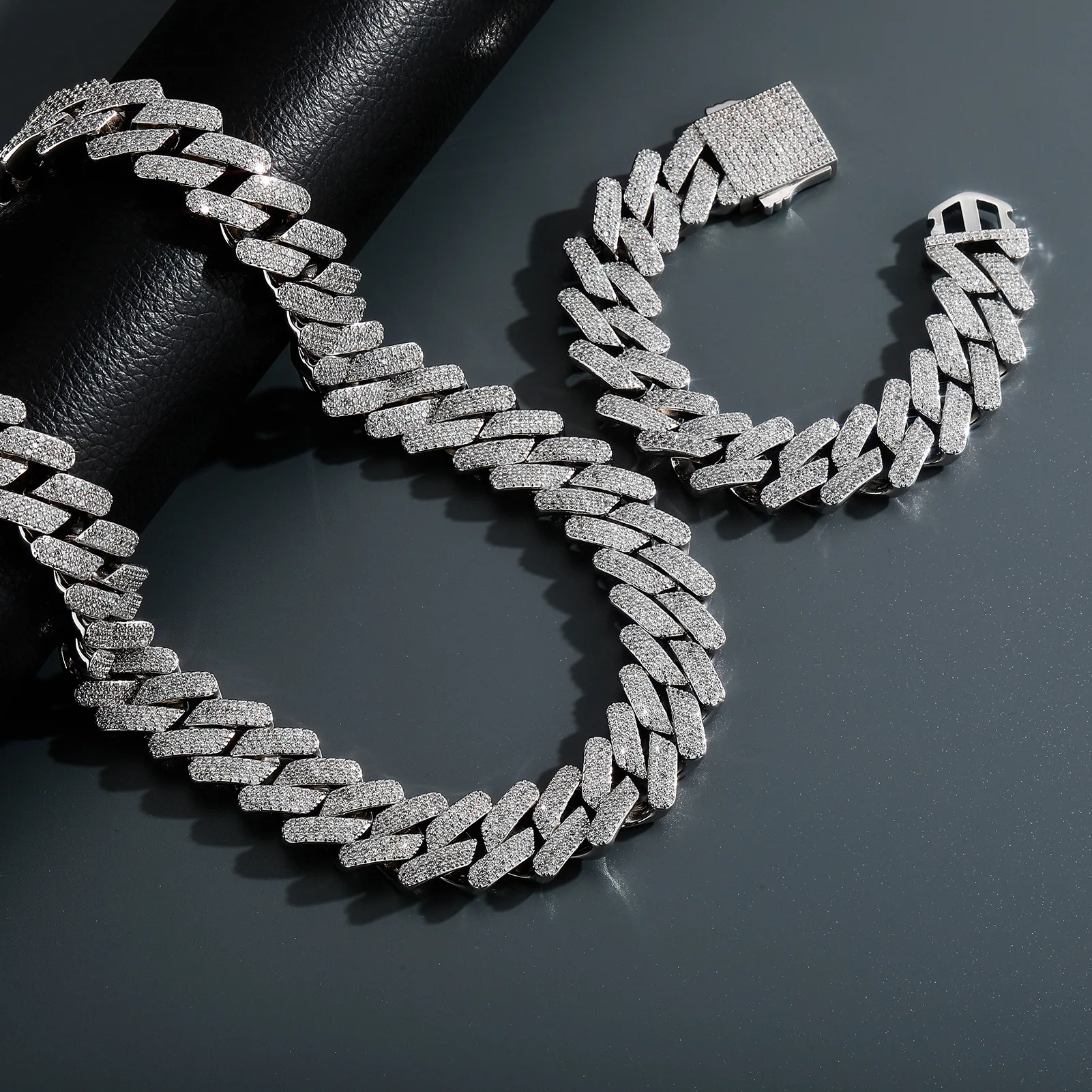 20mm Width Brass Luxurious Iced Out Micro Paved CZ Diamond Shape Miami Cuban Chain Bracelet Men with Spring Button