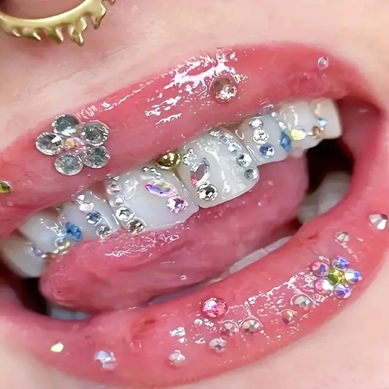 Wholesale Popular Crystals for Tooth Gems Set with Glue DIY Tooth Gems Glass Flatback Crystals Teeth Jewelry Decoration Kits