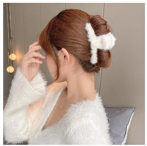 Big Size Plastic Cross Winter Furry Hair Clamp Accessories Plush Flocking Hair Claws Fabric Fur Claw Hair Clips