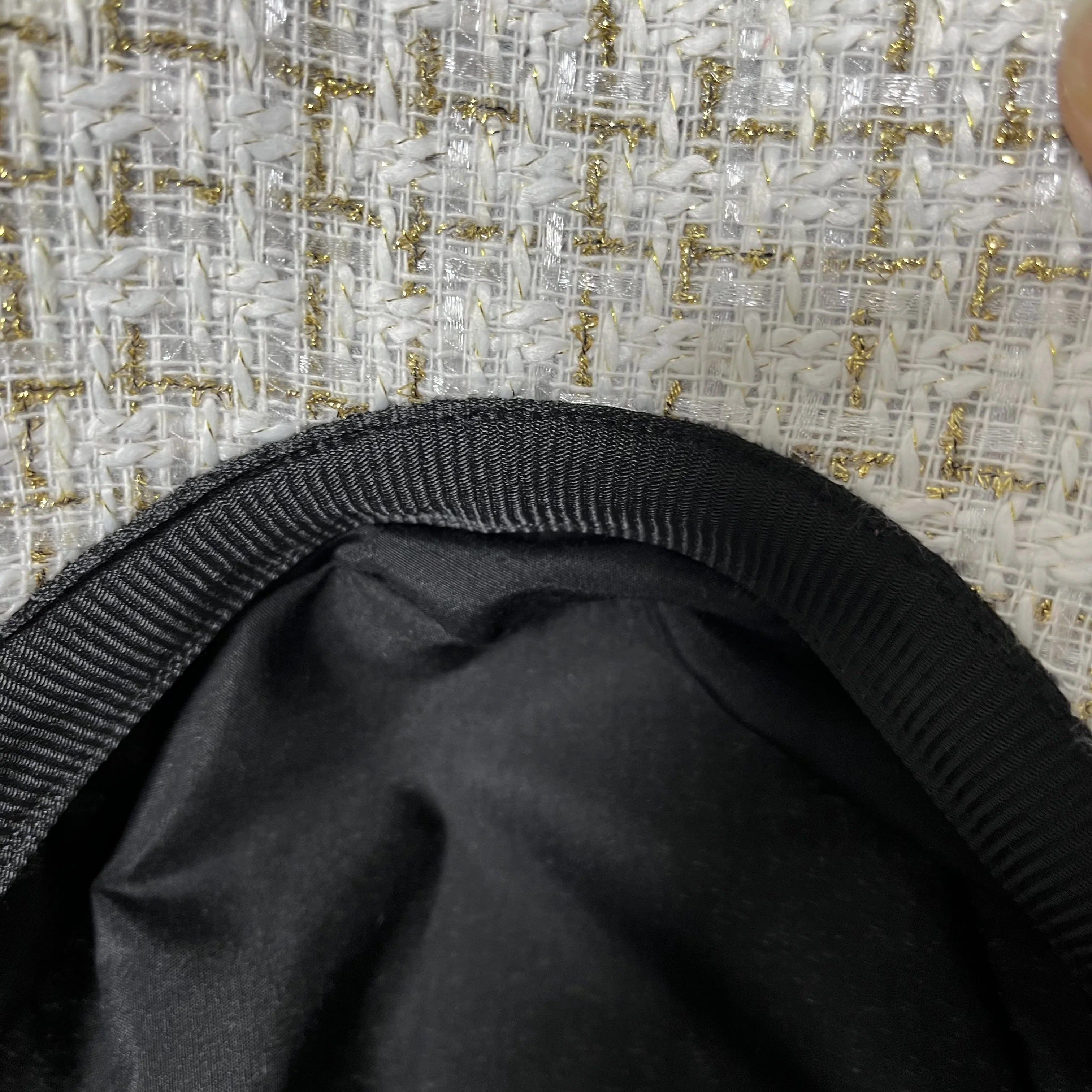 HR02 Wholesale Spring brand designer winter french red custom villus cap beret hat girl with metal rope for women