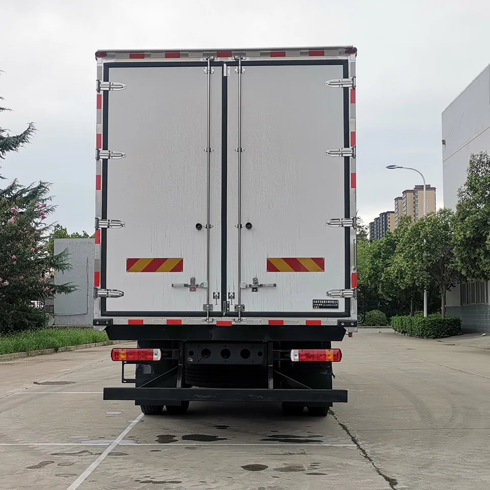 Рефрижератор Китай производит 18-тонные рефрижераторы