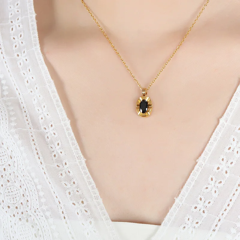 Light Luxury 18K Gold Geometric Clavicle Chain Necklace Dark Wind Black Zircon Pendant with Electroplating Cold Style Fashion