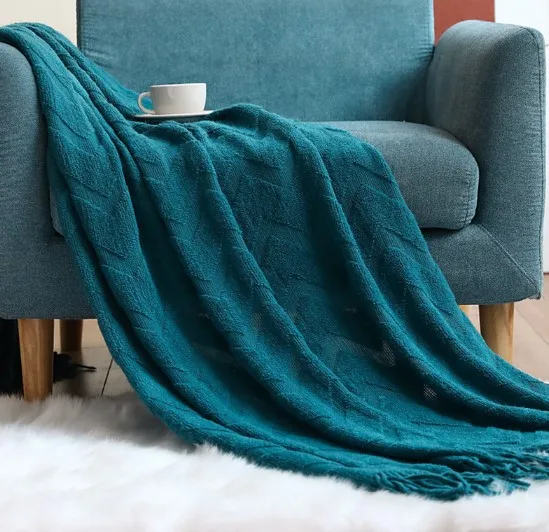 Wholesale large chunky acrylic knit blanket solid knitted throw winter sofa knitting blanket