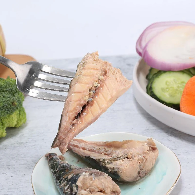 Hot Sale Wholesale Halal Kosher Approved Factory Price Canned Food Canned Fish Canned Mackerel in Brine