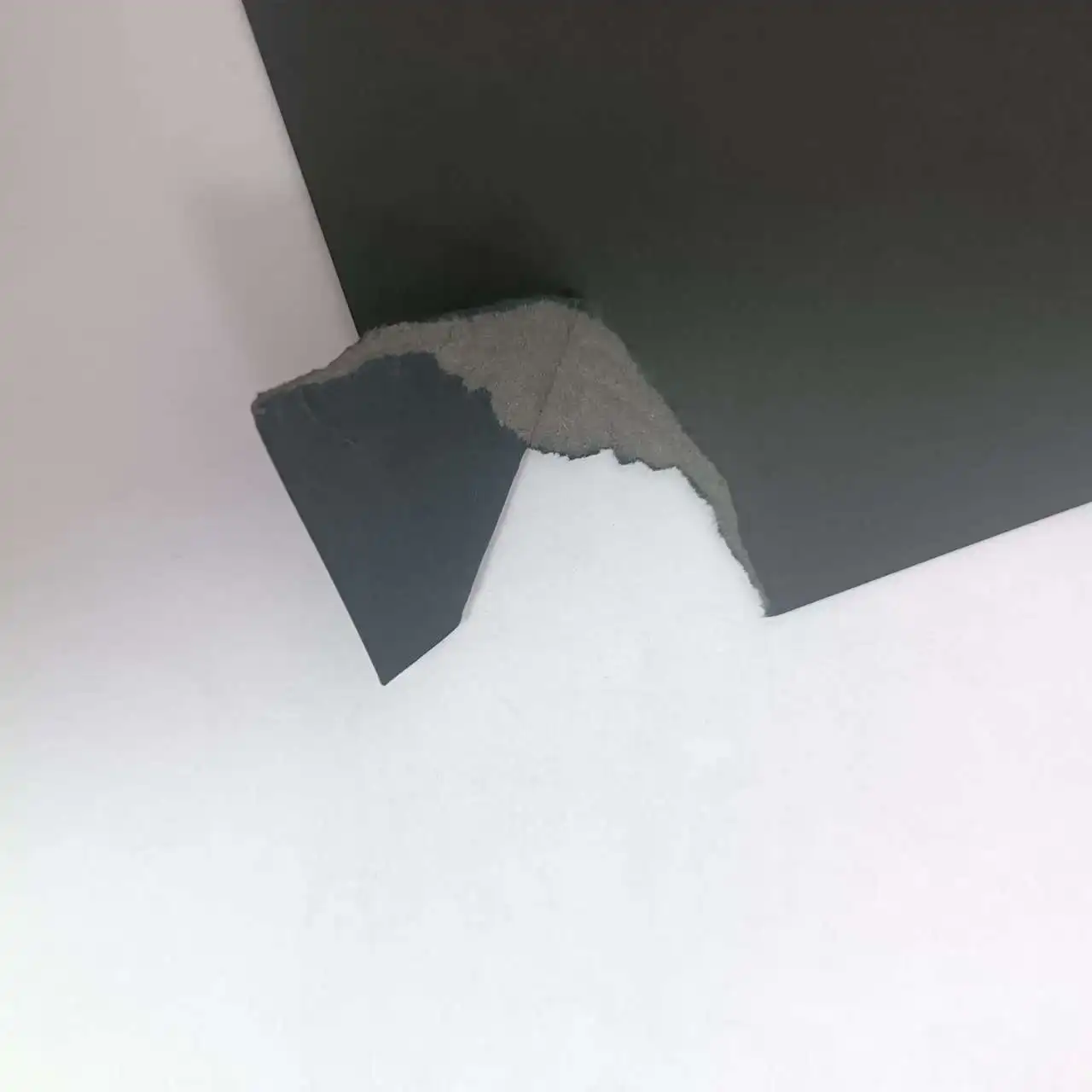 Твердая и твердая гладкая поверхность 310gsm A4 листовая бумага с черным сердечником