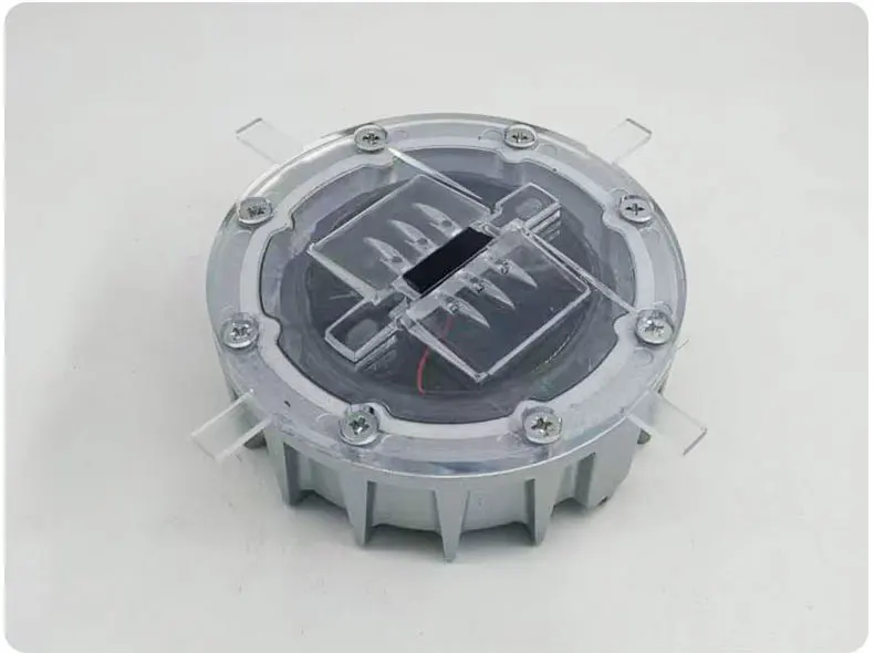 High Brightness 8-LED Cast Aluminium Road Studs Solar Powered PC Material Traffic Warning Light White Reflective Waterproof IP68