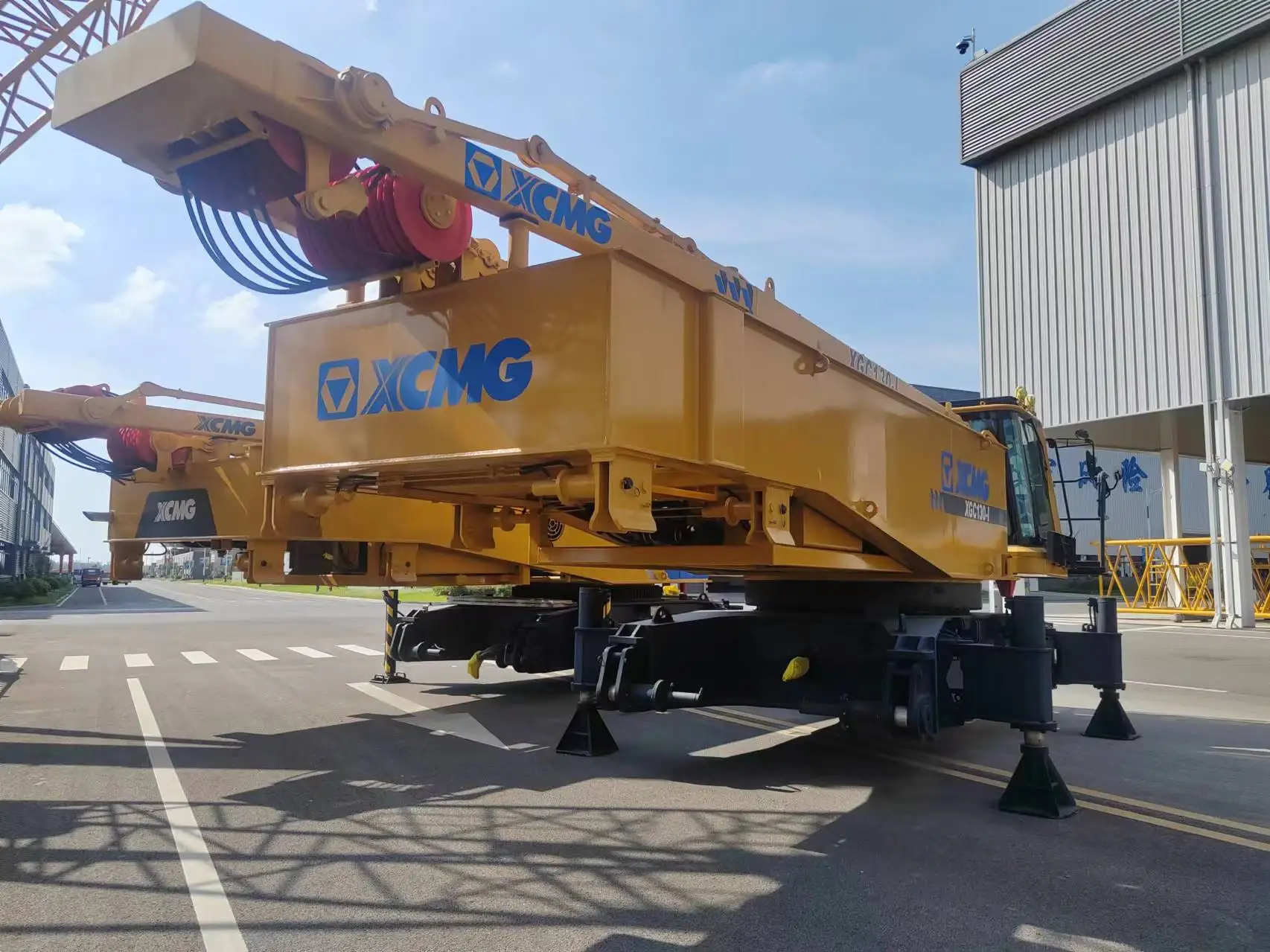 XCMG Official Second Hand 130 Ton Mechanical Crane XGC130-I Used Hydraulic Crawler Crane With Best Prices