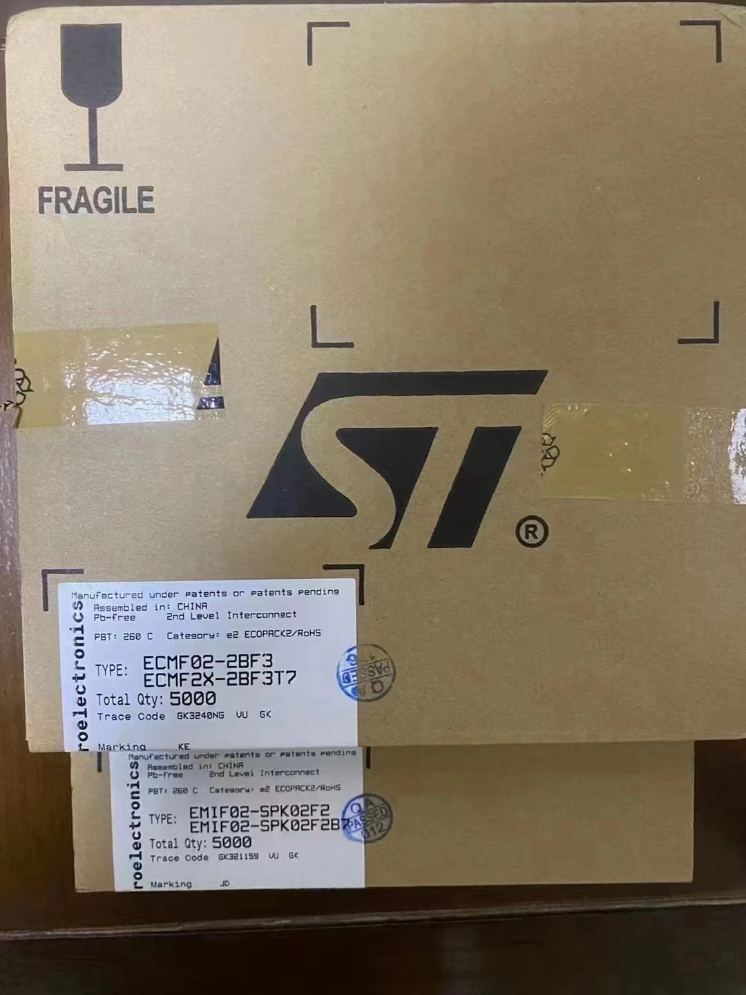 Hot IC Chip  Brand New and Original in Stock XC6SLX16-2CS225I4204 IC FPGA 232 I/O 324CSBGA Supply