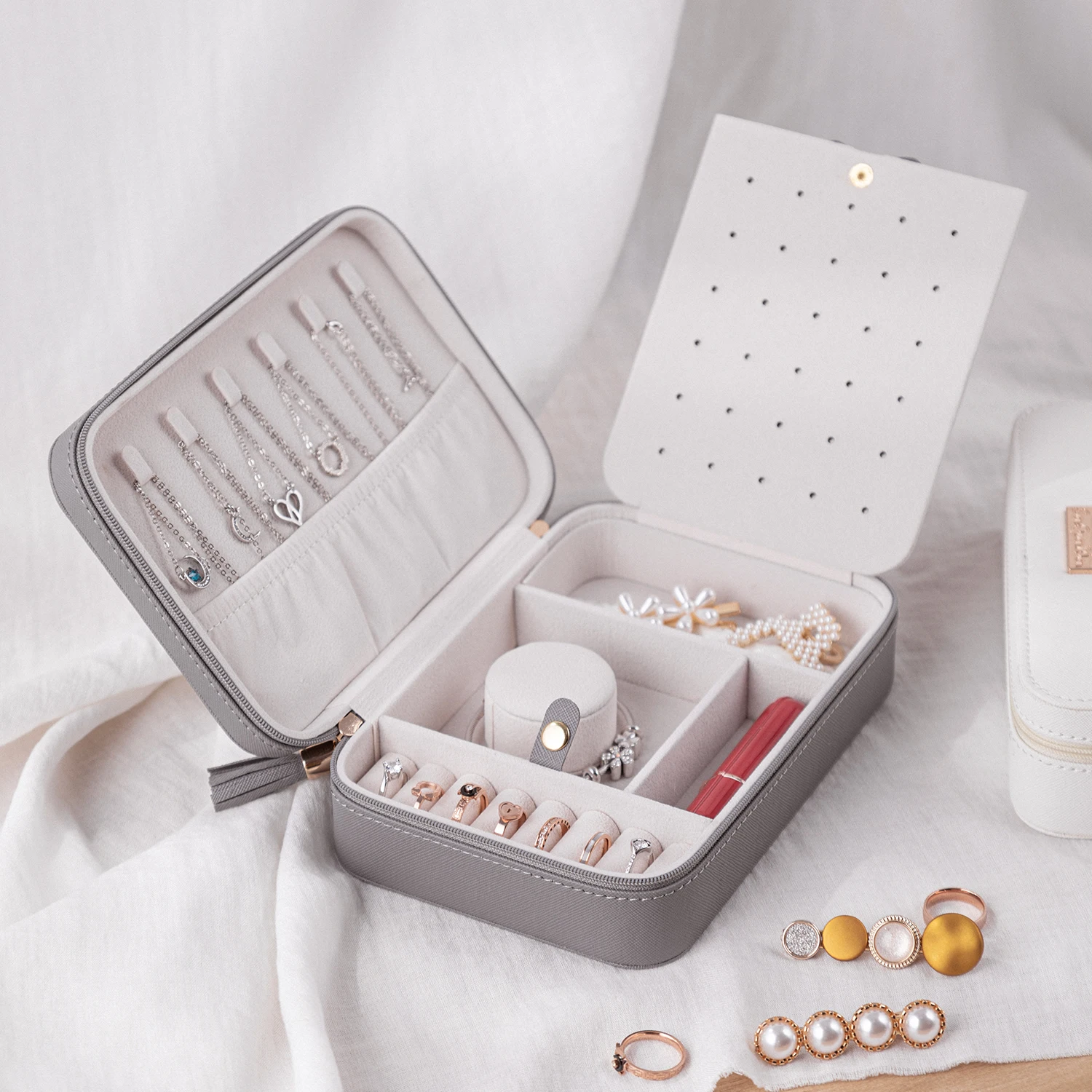 Custom Logo PU Leather small Storage Jewelry gifts Box velvet linner travel jewelry case with zipper for organization