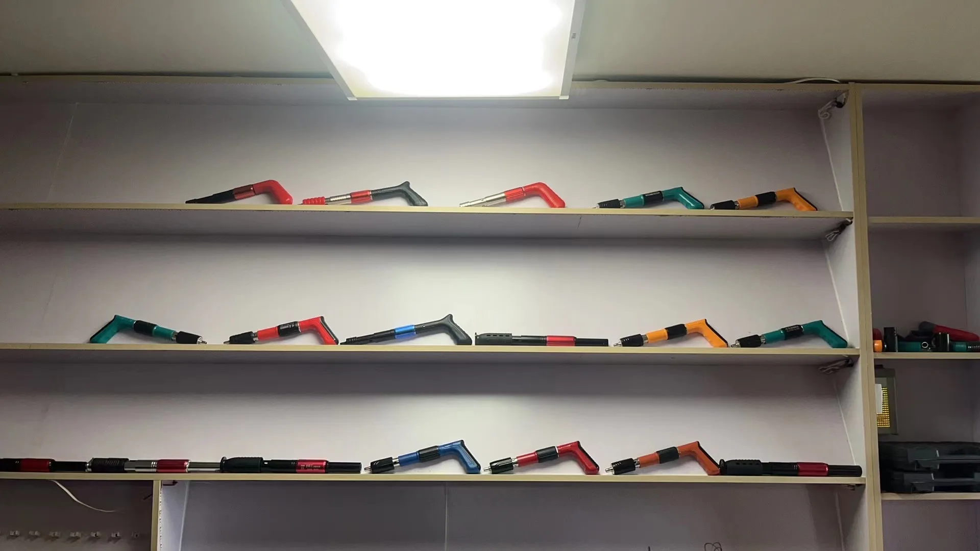 Factory Price Portable Mini Nail Gun Tool Powerful Nail Gun with Adjustable Force