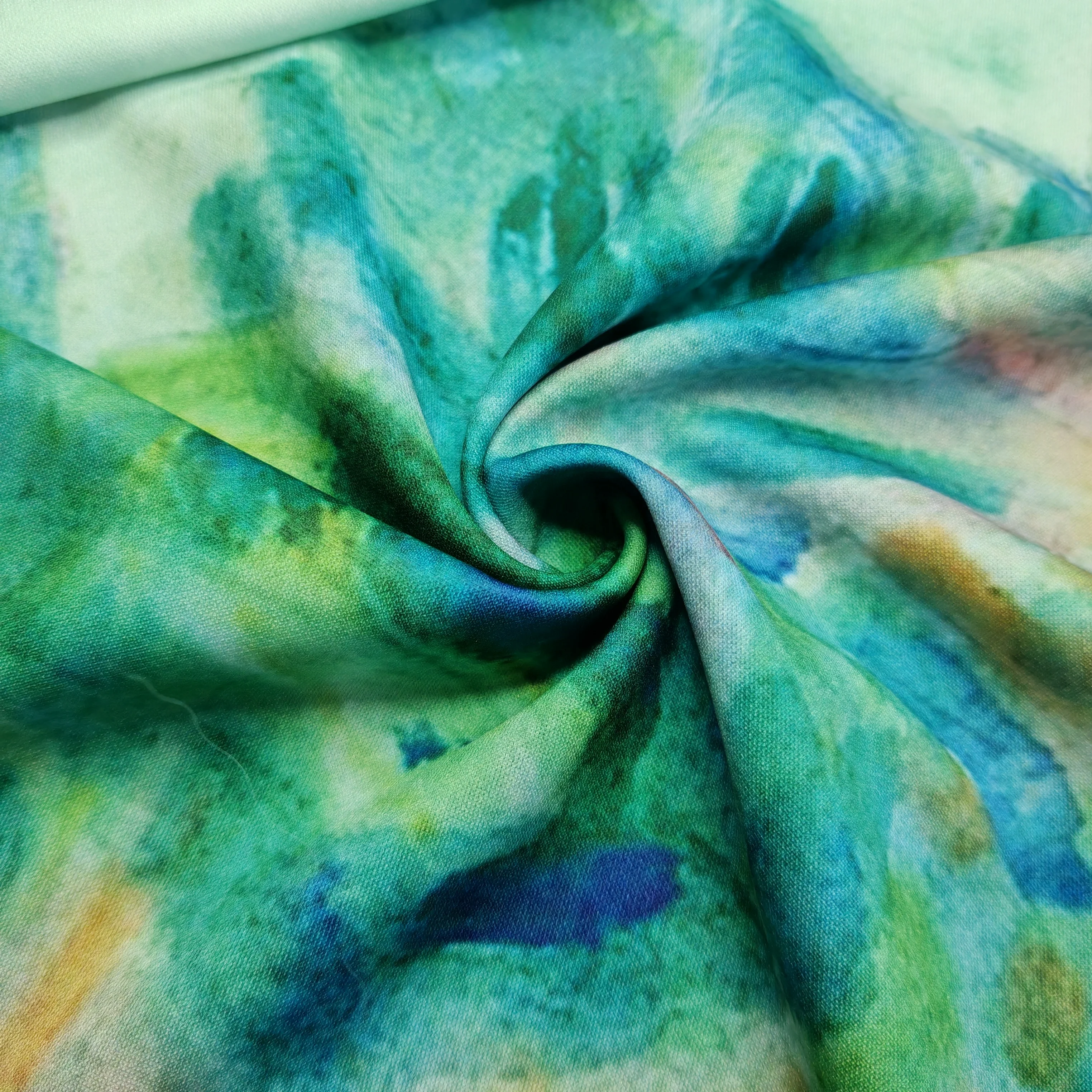 High Quality 100% Polyester Knitted Sweatshirt Fabric Simulated Floral Printed Ripstop Style Breathable Outdoor Underwear Use