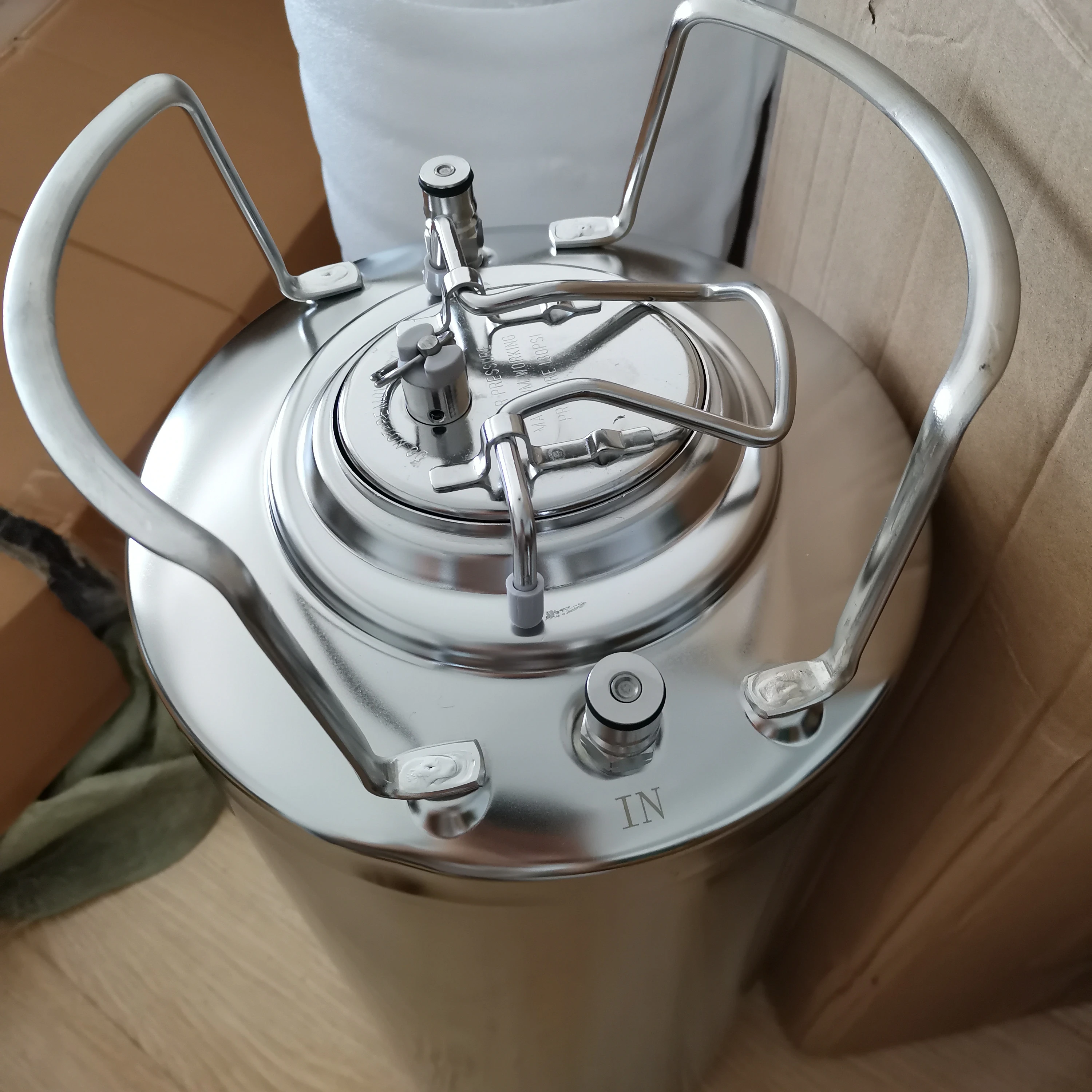 5 Gallon 2.5 Gallon Stainless Steel Cornelius Keg Black Handle Corney Keg For Beer and Coffee Packaging