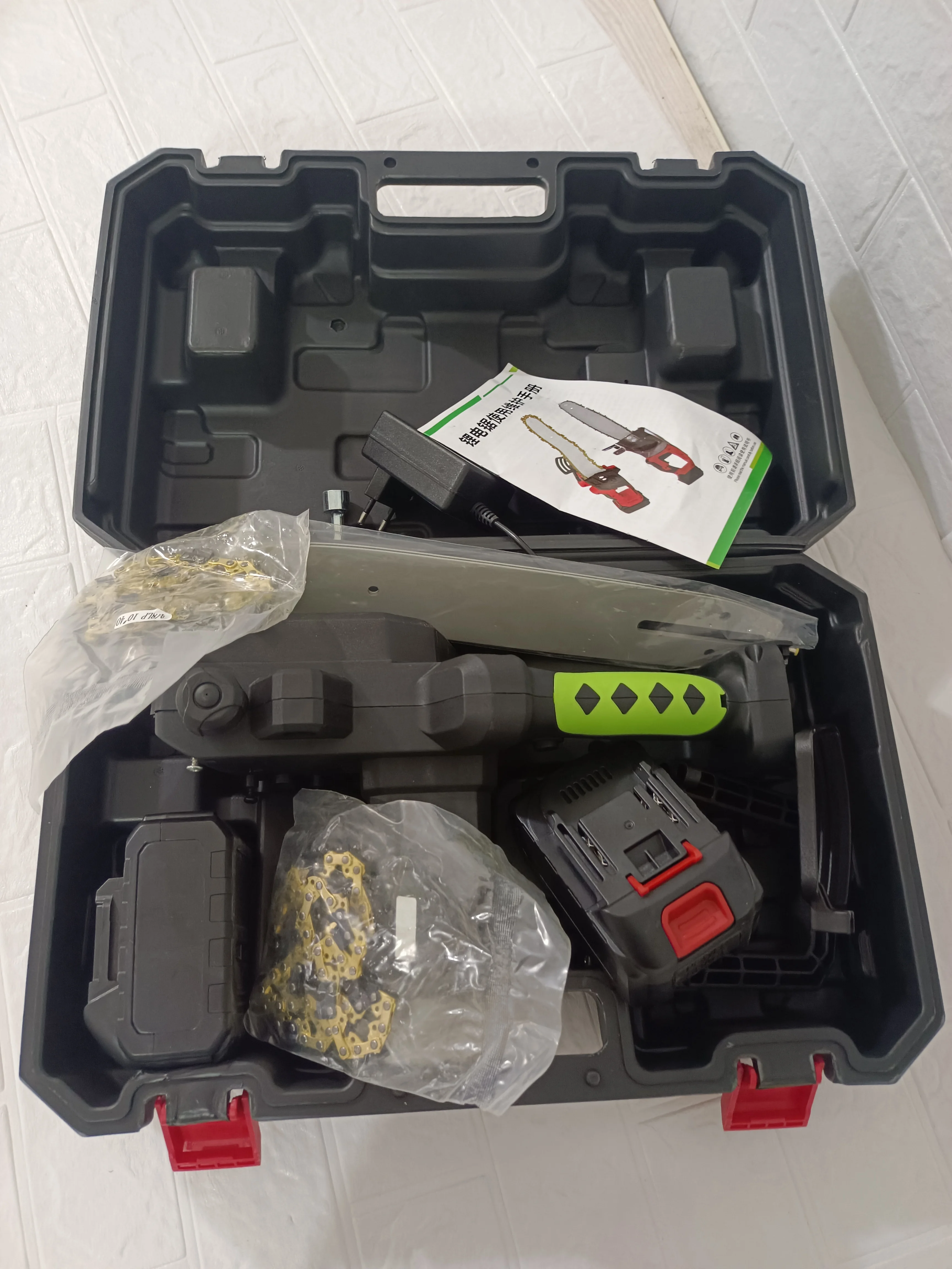 Портативная электрическая бензопила OEM 10/12/16 дюймов Беспроводная мини-батарея с бесщеточным Мотором общей батареей