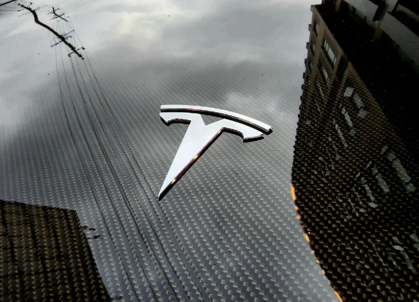 iCarNFTS Glossy Black Forged Carbon Fiber Vinyl 1.52 * 18 Meter Air Release Car Interior/exterior Sticker, Suitable For Auto