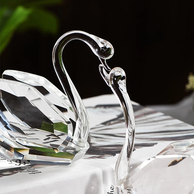 Handmade wedding souvenir crystal lovers swans