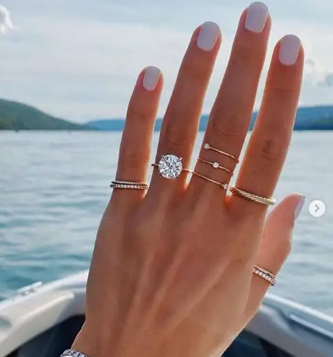 Обручальные кольца с драгоценными камнями для мужчин и женщин