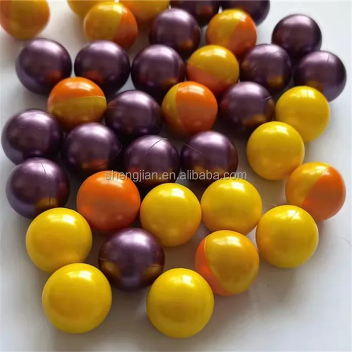 CS game guns shooting paintball balls with high quality paintball balls made with PEG easy to wash