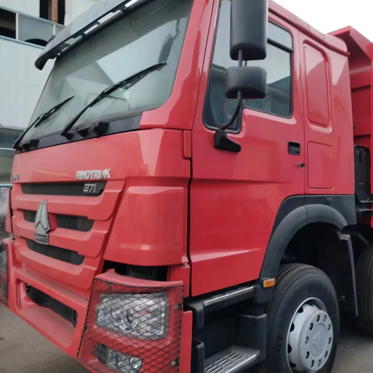 Подержанный самосвал Sinotruck Howo 371HP 12 колес 8*4 б/у